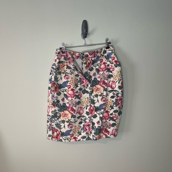 NWOT Denim Floral Skirt | Gotcha Covered | Size 12 - Picture 6 of 8